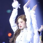 설윤 <b>공주룩</b> 개잘어울리네