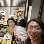 박유천, 日 팬들 만나 밝은 근황...동생과 환한 미소