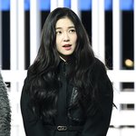 레드벨벳 아이린, 800만원 명품백 공항패션‥맏언니의 고혹美