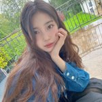 뒤적뒤적” 수지, 불금에 심쿵 셀카 ‘하드털이’[<b>SNS</b>는 지금]