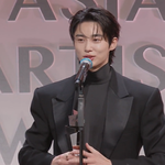 터진 '선업튀'… 변우석, '<b>AAA</b> 2024' 대상 포함 6관왕...