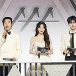 류준열-장원영-성한빈 '2024<b>AAA</b> MC도 완벽'[포토]