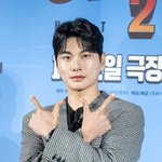 [현장포토] "쌍권총 명사수?"…이이경, 재치만점 포즈