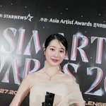 장원영이 주고 장다아가 받았다..2024 신인상 휩쓰는 중