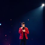 성시경, 콘서트서 여객기 추락 사고 희생자 애도..팬들과 '<b>묵념</b>'