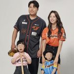 뽀뽀 거부하더니..류현진배지현, <b>생애</b> 첫 가족사진 공개!