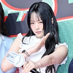 [드루와] 뉴진스 하니, 공항서 극성팬 습격에 '눈물'…"너무...