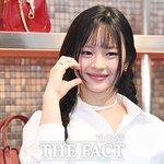 뉴진스 하니, 극성팬 돌발 접촉에 눈물…"불편하고 싶지 않아"