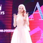 클라씨 <b>채원</b>, '에이판 스타 어워즈'에 피어난 꽃