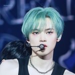 내년이 더 기대되는 01년생 뱀띠 남돌.<b>zip</b>