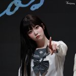 앞머리 내리면 진짜 만화 여주 같은 츠키