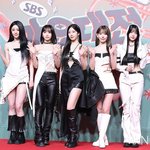 [댓글부탁해] 르세라핌, 제주항공 여객기 참사 추모 후 스케줄 소화...