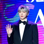강다니엘, 여객기 참사 추모 이어 콘텐츠 연기..“깊은 위로와 애도”...