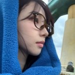 [댓글부탁해] 카리나 이 사진 <b>안경테</b> 어디감..?