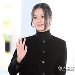 지수, 제주항공 여객기 <b>참사</b>에 생일 콘텐츠 업로드 연기…"깊은...