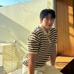 김우빈, 신민아와 크리스마스 외출했나? <b>문짝</b> 어깨+스윗 미소