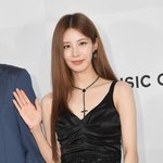 서현, 지팡이 짚고 <b>KBS</b> 연기대상 섰다 “드라마 촬영 중 다리...