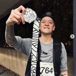 에프엑스 출신 엠버, 여전한 잘생김..<b>메달</b> 들고 밝은 근황