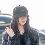 [현장포토] "마음이 무거워"…레이, 조용한 <b>손인사</b>