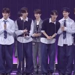 <b>실물</b>로 비율 체감 해보고 싶은 남돌