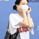 스무살 기념으로 첫 명품 살건데