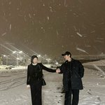 류이서전진, 결혼 5년 차에도 달달 스킨십…"손잡고 눈길 걷기"