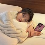 장원영 왜 아이폰 <b>일반모델</b> 쓸까