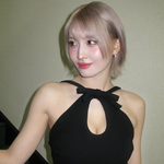 트와이스 모모, '아찔' 홀터넥 착장...세상 섹시한 새해 인사