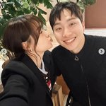 송지은<b>박위</b>, 뽀뽀 1초 전..오늘도 깨볶는 신혼