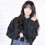 [포토] 홍은채, 20살 손인사