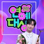 [단독] '<b>KBS</b>의 아들' 이찬원, 연예대상 받고 축구 해설 데뷔...
