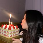 이선빈, 이광수와 행복한 생일파티 중? <b>입술</b> 쭉 내밀고 “라<b>뷰</b>”