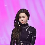 [모두드루와] 윈터 무슨 게임 캐릭터 같냐