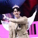 김우빈, 5년 만의 팬미팅…"팬들과 만나서 참 좋았다"