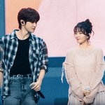 <b>성찬</b> 슬기 바라보는 눈빛