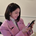 '이병헌' 이민정, 핸드폰만 바라봐도 행복한 <b>일상</b> "촬영 중"