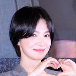 [현장포토] "러블리, 그 자체"...송혜교, 심쿵 손하트