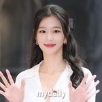 '130명 고소' 서예지, 팬들 직접 만났다…"늘 <b>예지</b> 곁에"