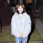 내려오는 러블리 헤어스타일’ (웬디의 영스트리트 출근길) [<b>HD</b>포토]