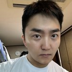  이유정이 밀라고 했나…<b>수염</b> 없는 맨 얼굴 깜짝 "왜 잘생겼어...