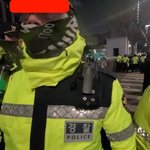 <b>명찰</b> 없는 경찰인지 중국공안 인지 또 등장