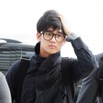 뭐가 보이기는 할까 싶은 김수현 <b>옷장</b>