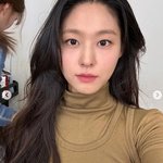 설현, 청순 미모에 성숙美 <b>한스푼</b>..갈수록 분위기 생겨