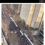 현재 서울 서부지법 <b>정문</b> 상황