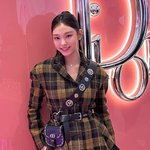 뉴진스 해린, 명품 D사 앞 활짝 웃었다 '오랜만이네' [<b>MD</b>스타]