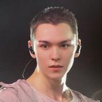 [어케생각해] <b>버논</b> 이번에 삭발했대