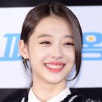 <b>설리</b> 너무 이뻐