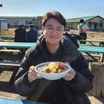 [댓글부탁해] '박지윤과 이혼' 최동석, 당당한 커플룩 포착…붕어빵 <b>배달</b>까지