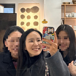‘최동석과 이혼’ 박지윤, 지인들과 모임에 행복..즐거운 <b>미소</b>