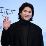 [운동법] [공식] <b>이재준</b>, '초등 동창' 첫사랑과 결혼…'품절남'...